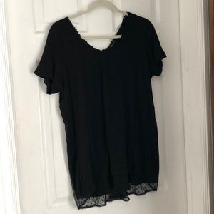 Torrid black v-neck with cute details!